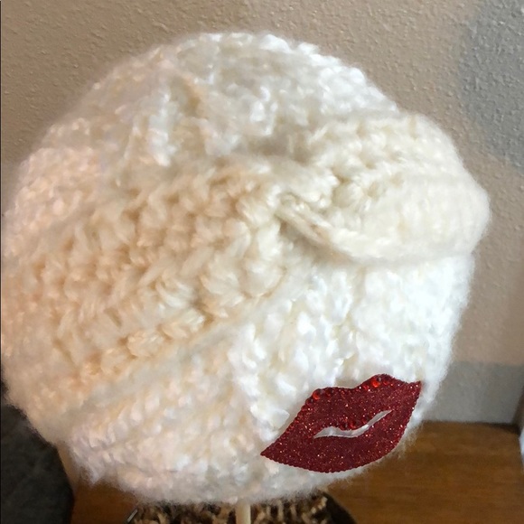 Brand New Handcrafted Soft & Fuzzy Ear Warmer - Picture 1 of 4